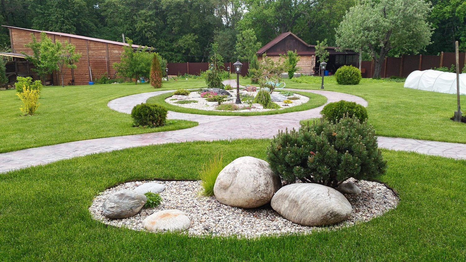Хотите сделать свой двор оазисом спокойствия и красоты? 
